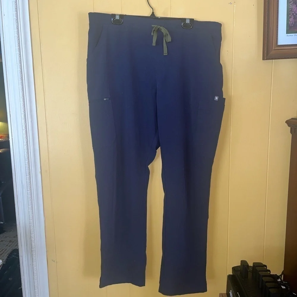 FIGS Men’s XL Scrub Pants